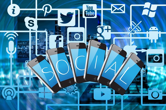 sociální média a komunikace
